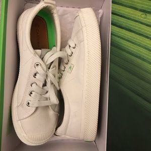 Cariuma White Canvas Sneakers
